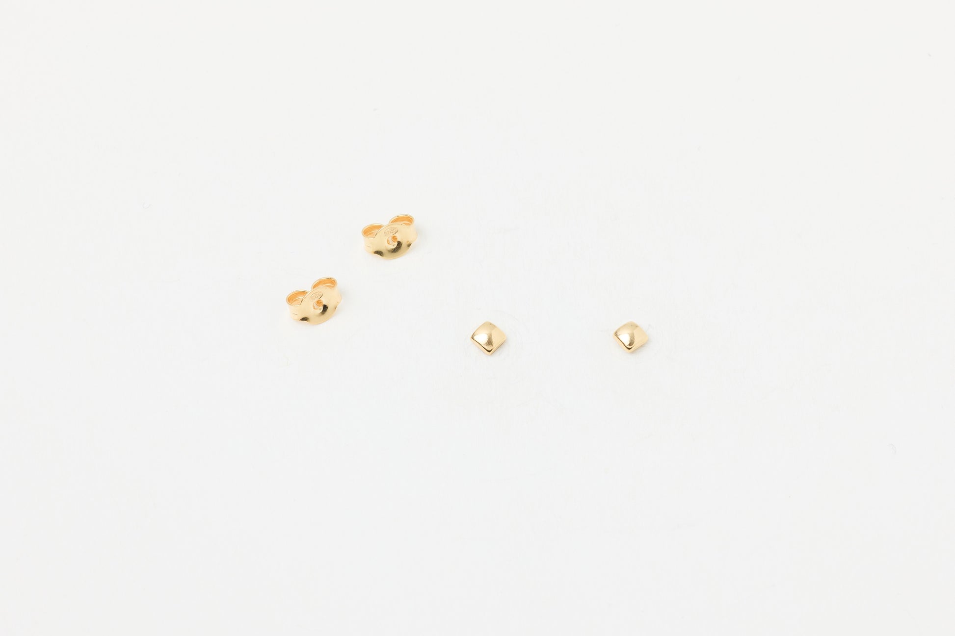Ohrstecker Tiny Round Square