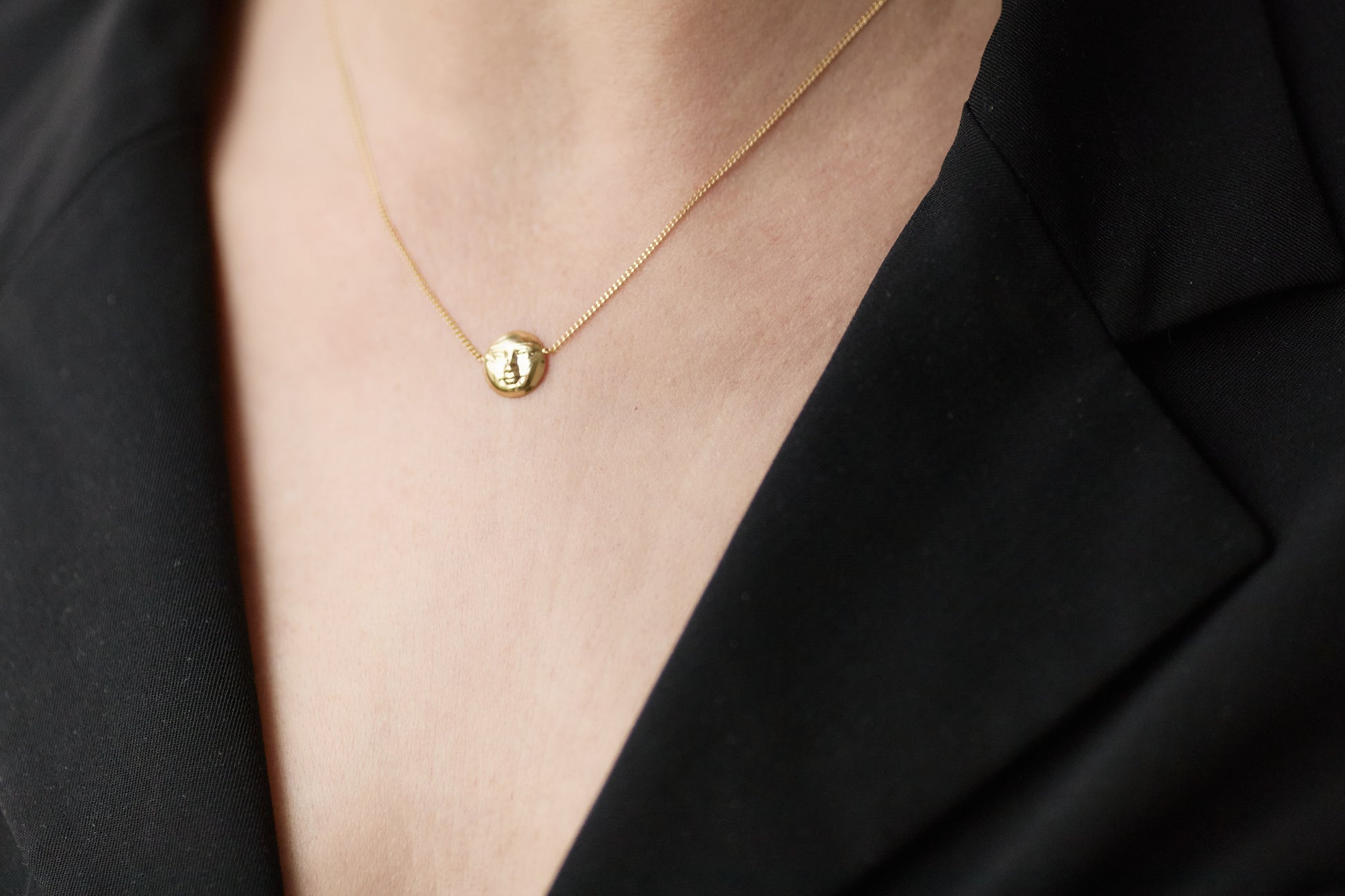 Halskette Mondgesicht