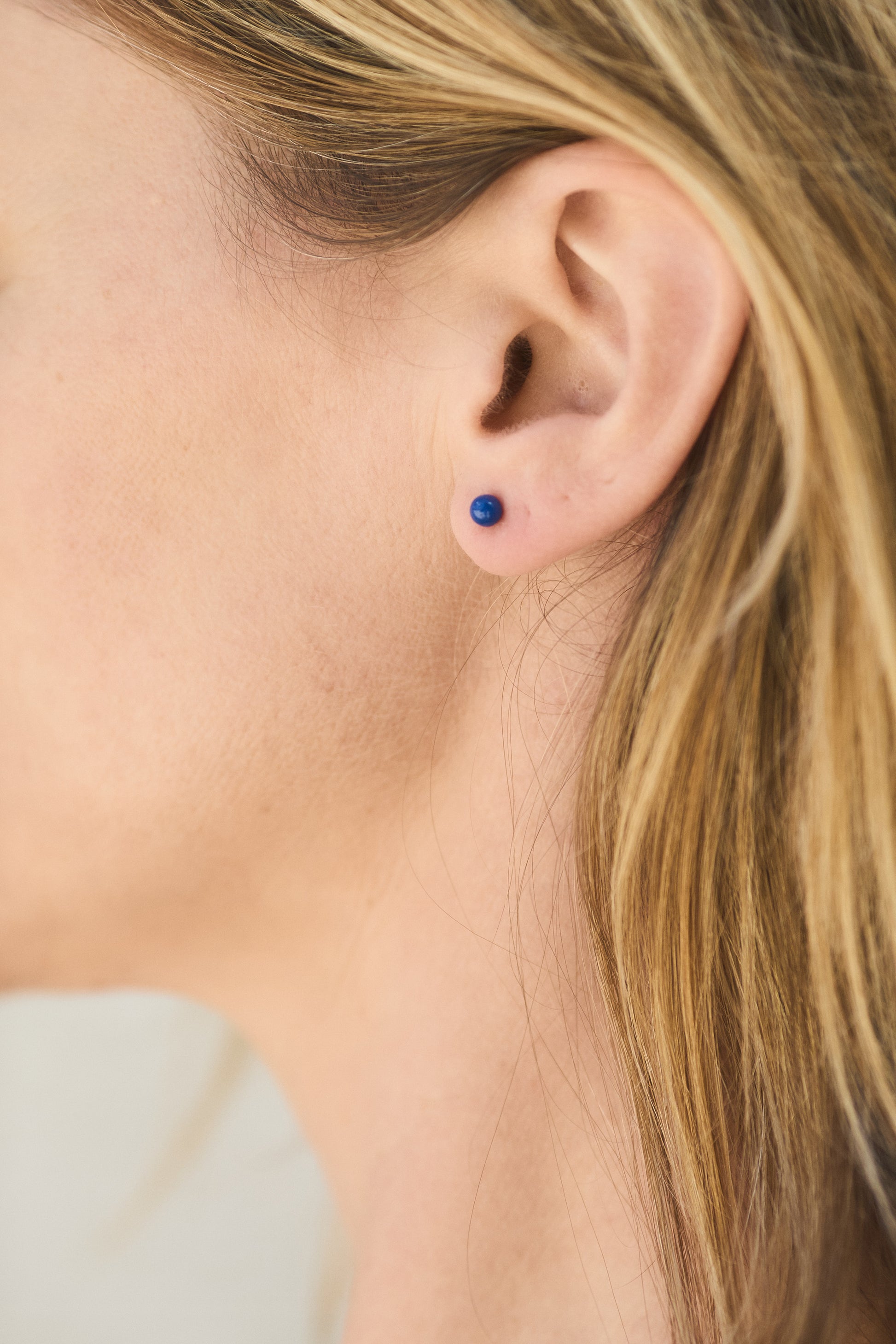 Blaue Ohrstecker Kugel