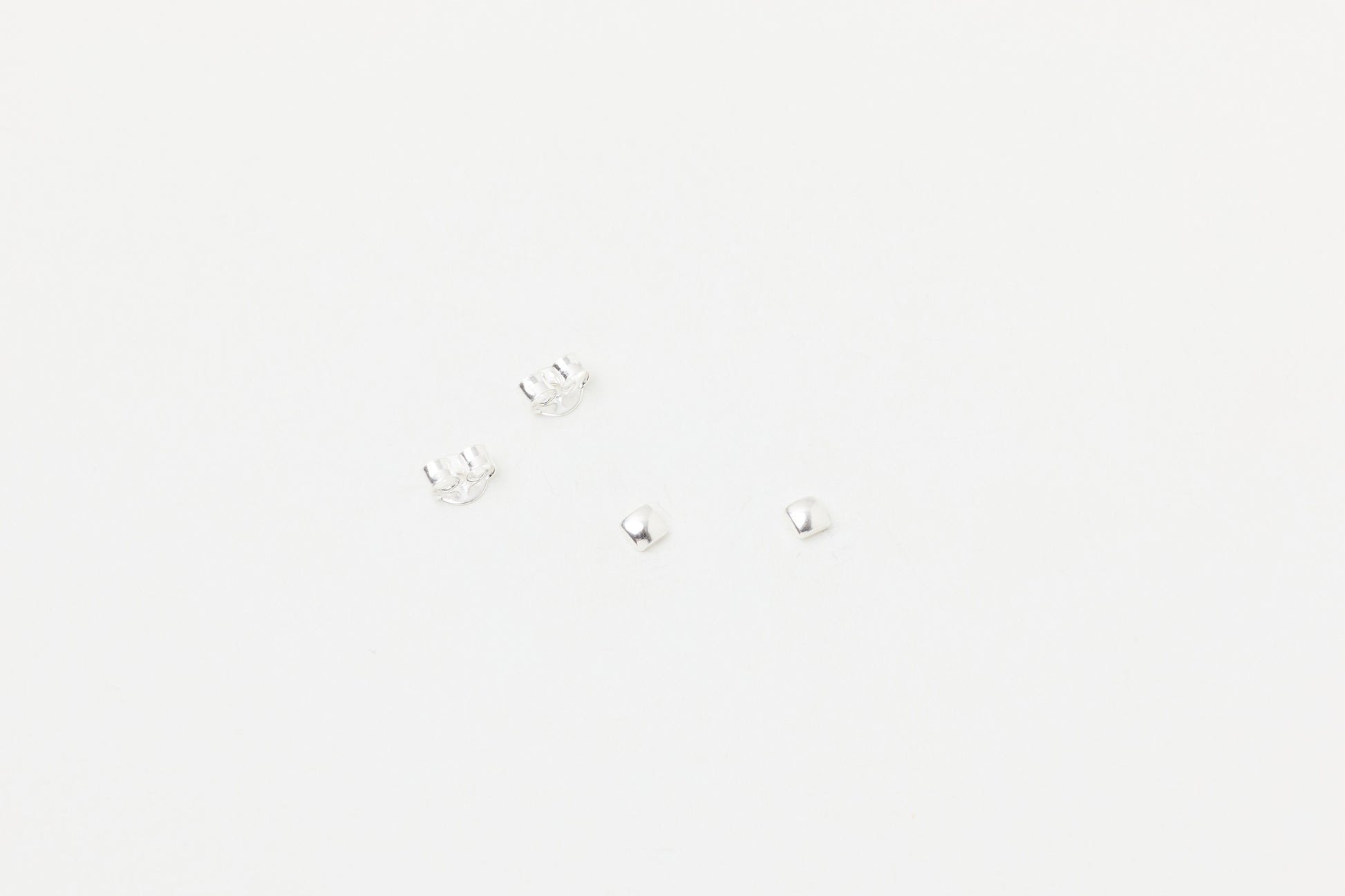 Ohrstecker Tiny Round Square