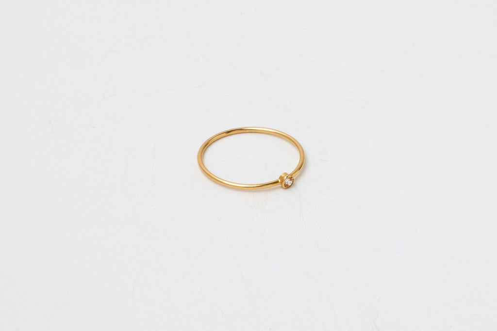 Feiner filigraner Zirkonring