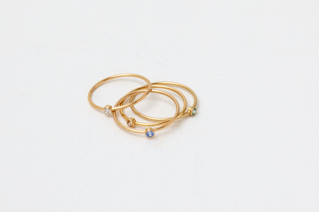 Feiner filigraner Zirkonring