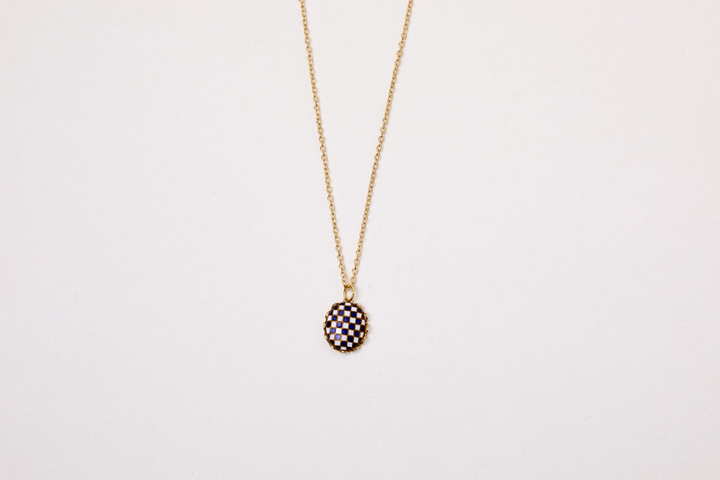 Goldkette mit Vintage Anhänger Checkerboard Emaille