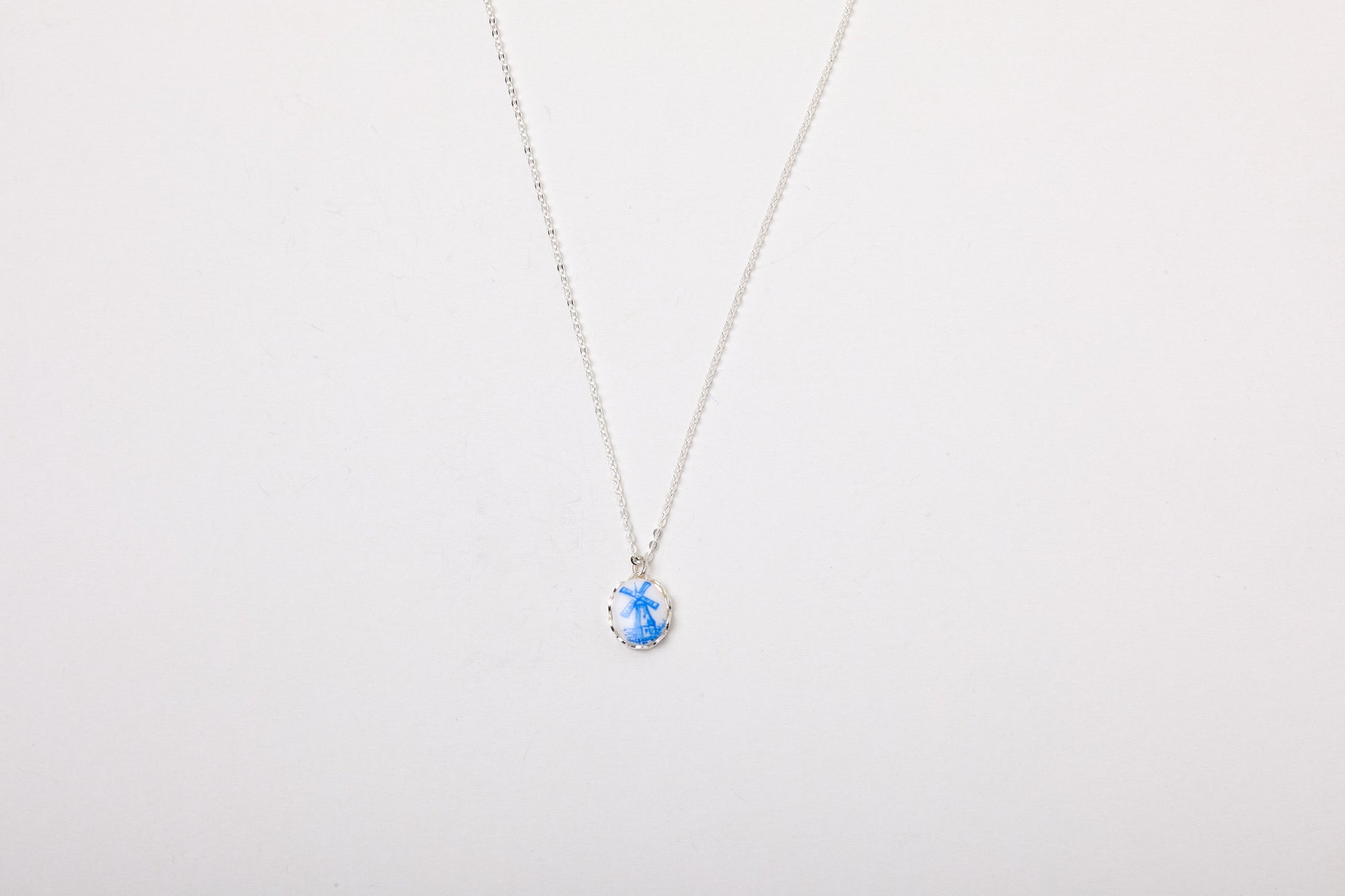 Goldkette Vintage Windmühle Blau Kachel