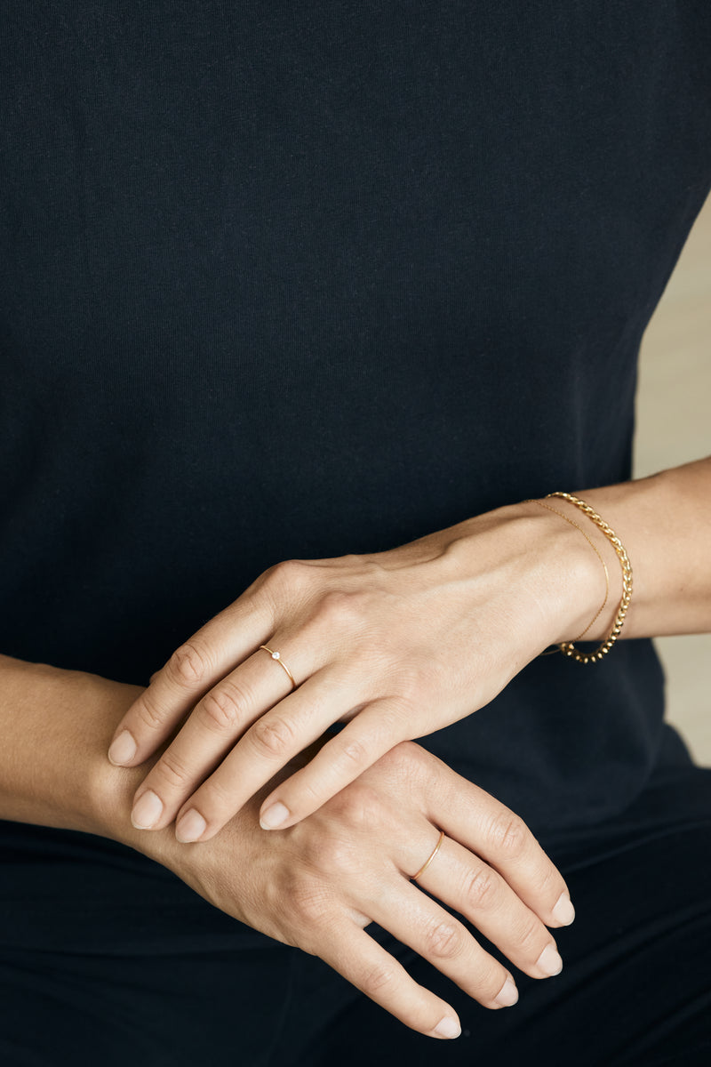 Feiner filigraner Zirkonring
