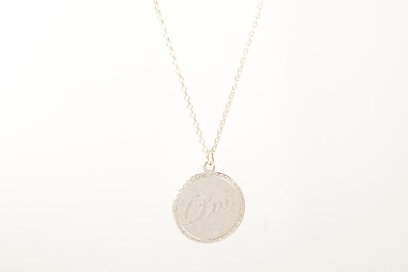 Plättchenkette "Oui" Münze Vintage