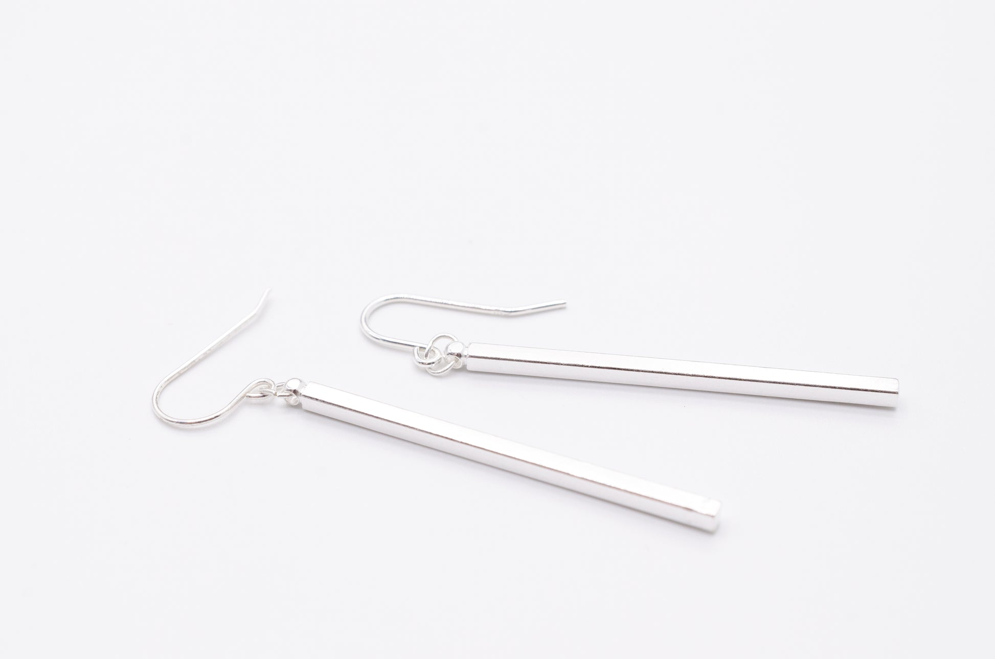 Stab Ohrringe Line